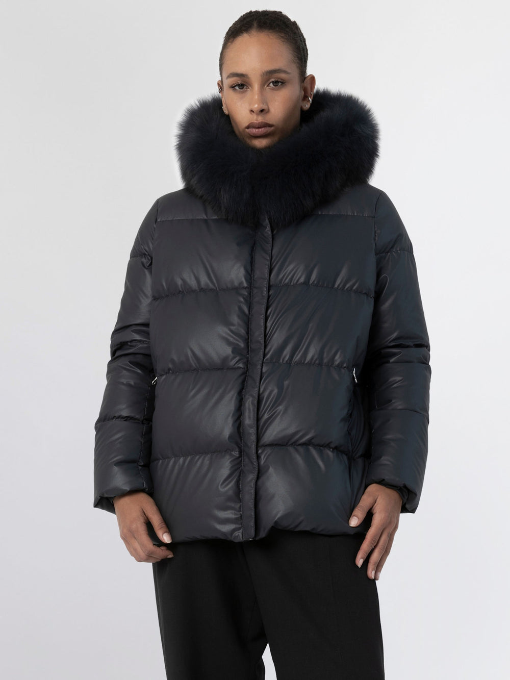 MEOTINE jakke med puffer og luksuriøs pelskrave, perfekt til kolde dage.
