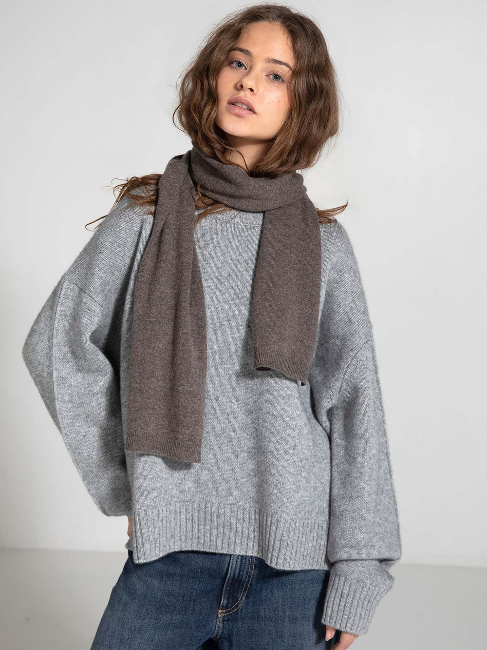 MEOTINE grå striktrøje med løs pasform, perfekt til en afslappet og stilfuld look.