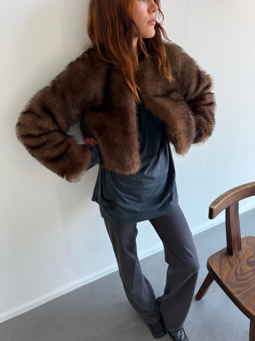 MEOTINE jakke i luksuriøs brun pels, perfekt til at tilføje elegance til dit outfit.