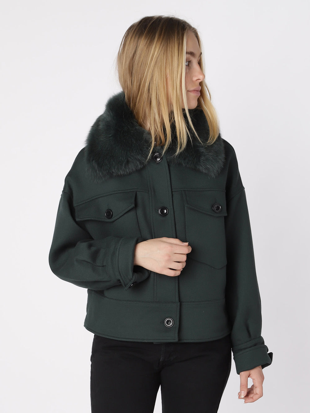 MEOTINE jakke med faux fur krave, stilfuld og varm til enhver lejlighed. Perfekt til efteråret.
