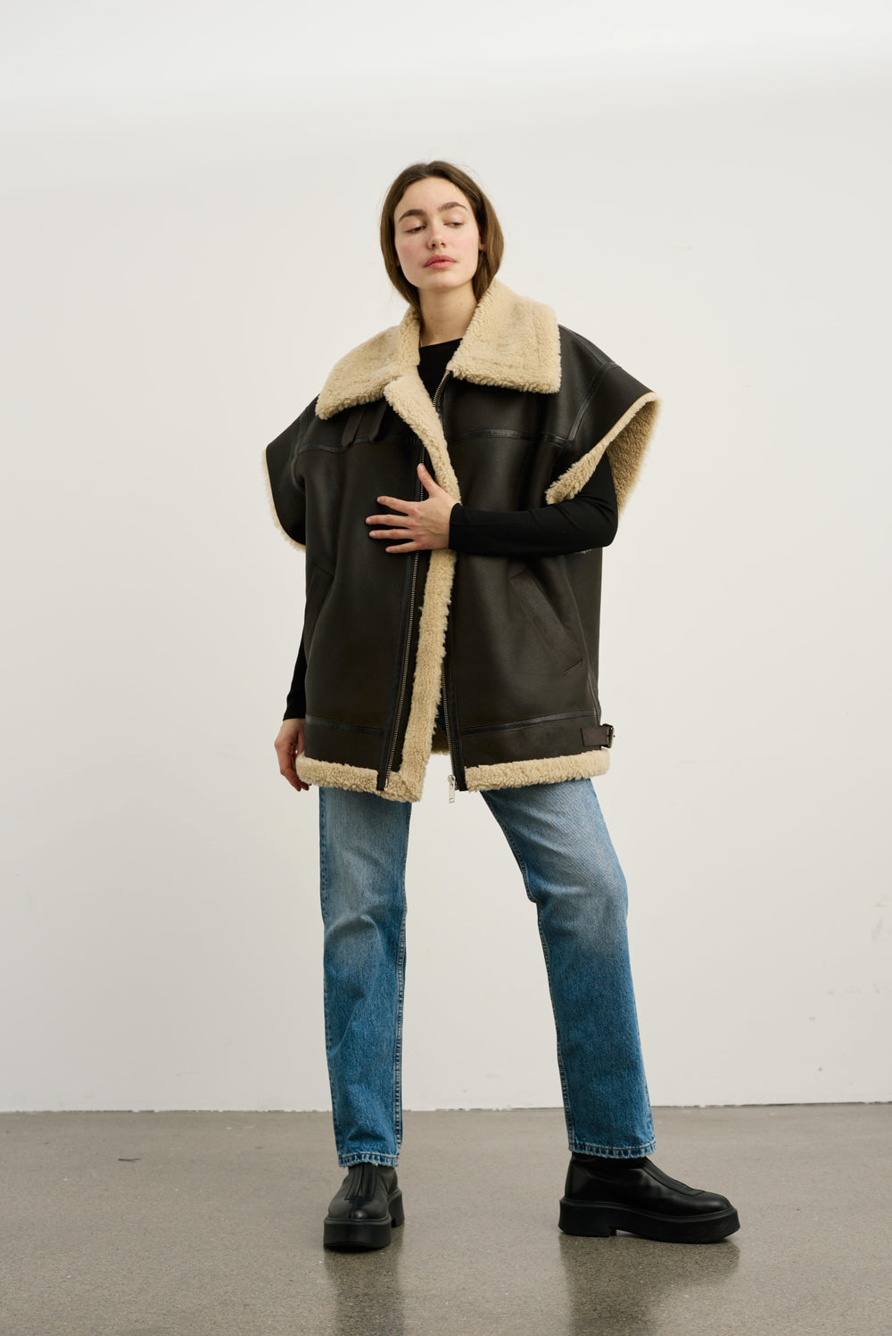HAILEY SHEARLING VEST- DARK BROWN
