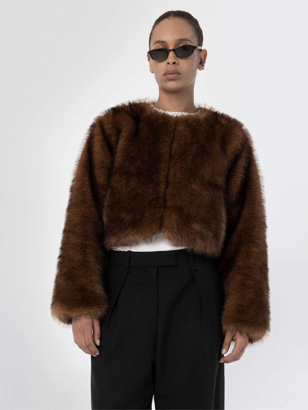 MEOTINE jakke i luksuriøs brun pels, perfekt til at tilføje elegance til dit outfit.