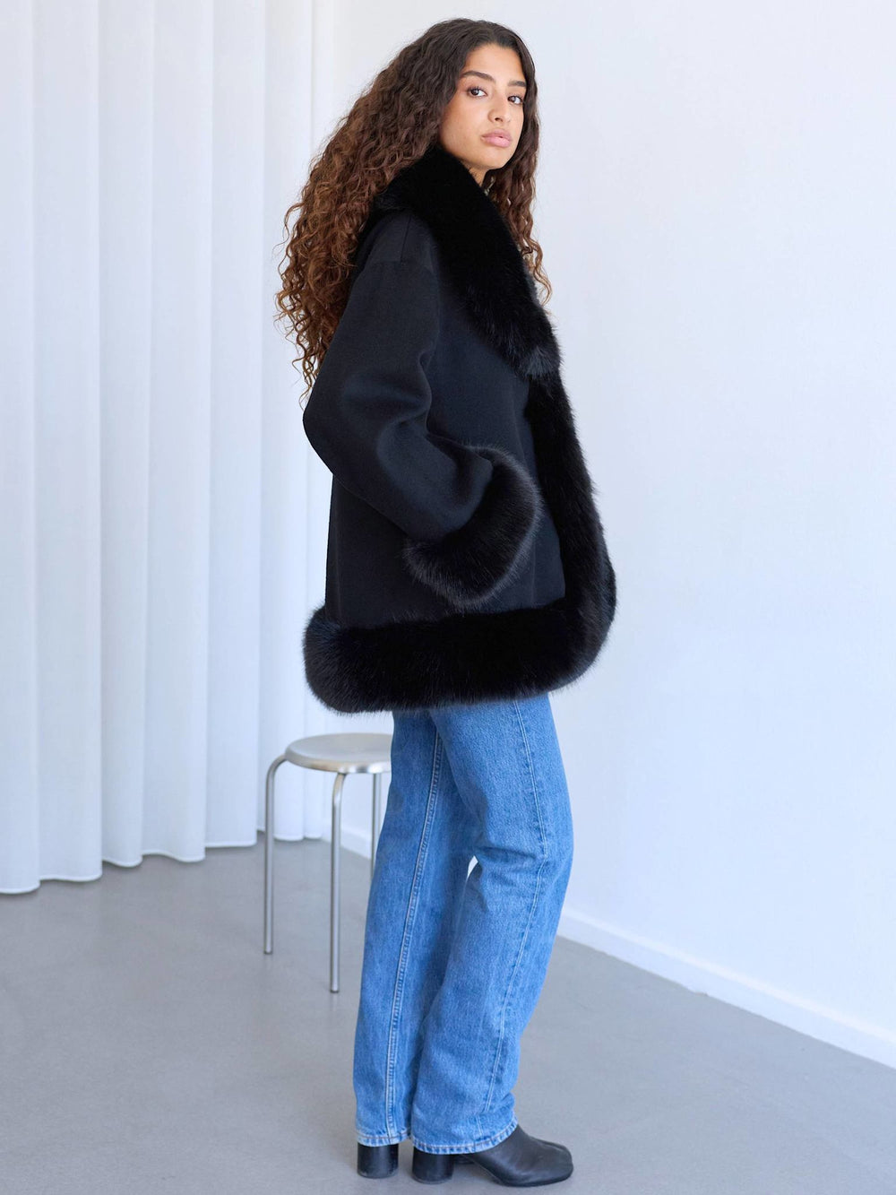 ASTRA CAPE JACKET - BLACK