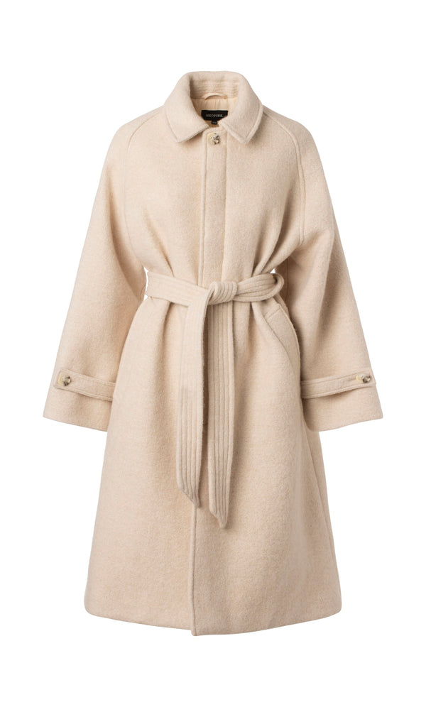 Beige frakke med bælte og knaplukning, fra MEOTINE, perfekt til efteråret og vinteren. Elegant og tidløs stil.