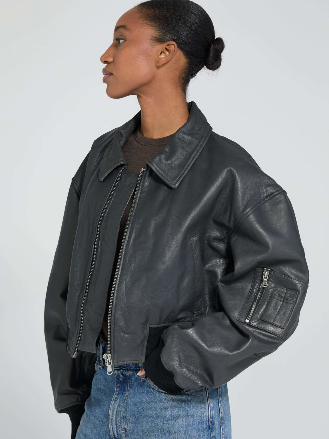 BONNIE CROPPED BOMBER - BLACK