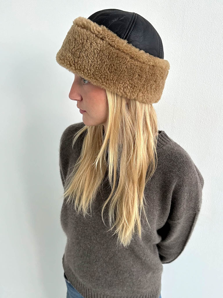 STORM SHEARLING HAT - BROWN